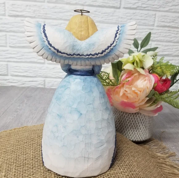 Jim Shore Angel Holding Heart (Psalms 33:11) - Picture 4 of 8